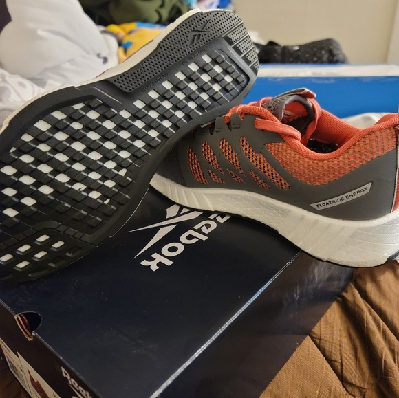 Reebok Shoes - Picture 3 of 4